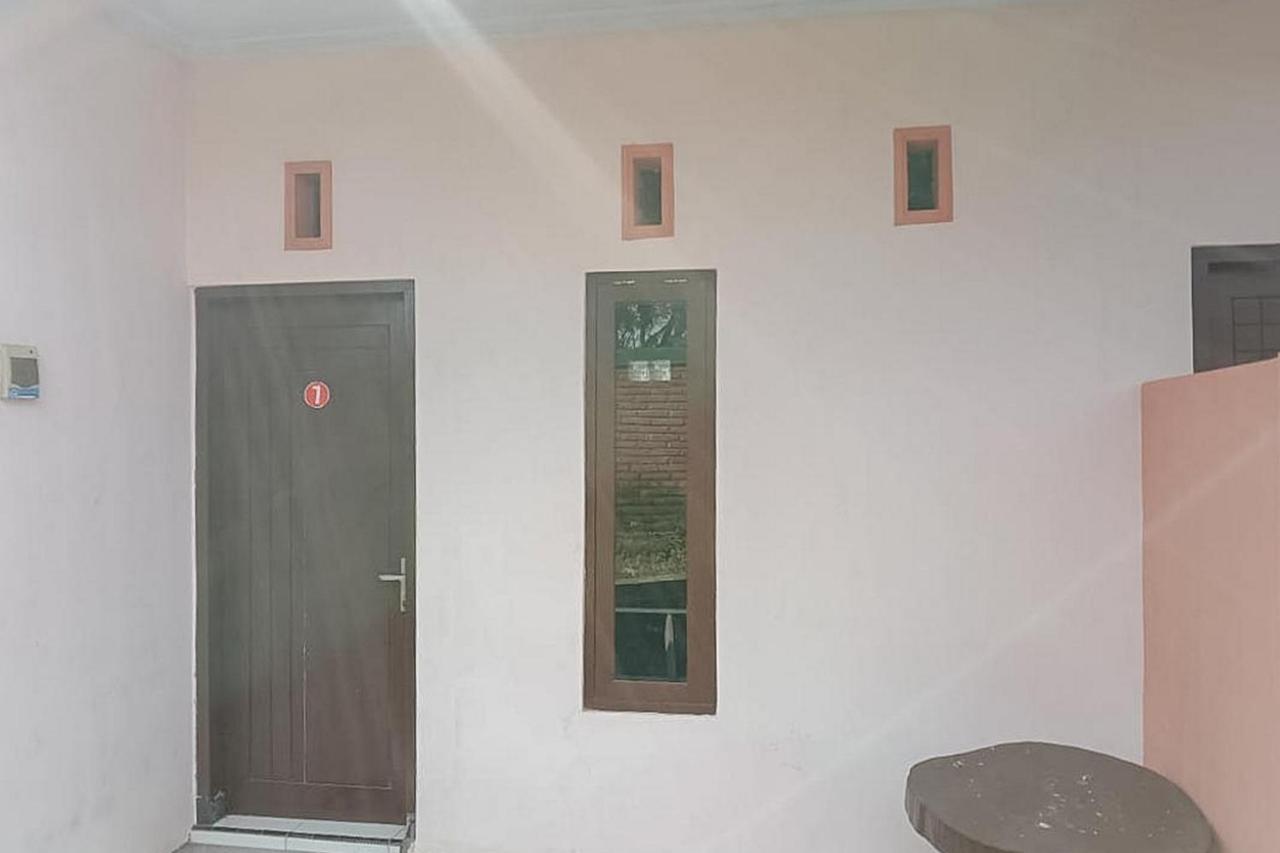 Kelapa Gading Homestay Syariah Redpartner Banyuwangi  Exterior foto